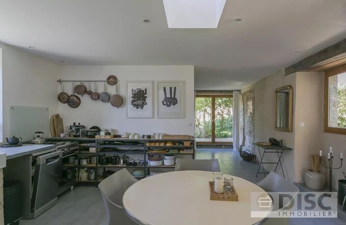 Belle maison moderne conçu par architecte avec petit jardin et pigeonnier remarquable. — photo 5