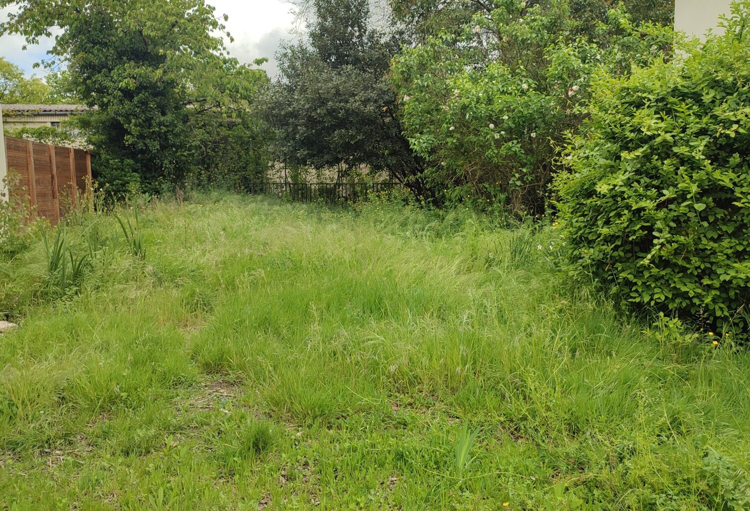 TERRAIN CONSTRUCTIBLE COTE PAVEE — photo 1