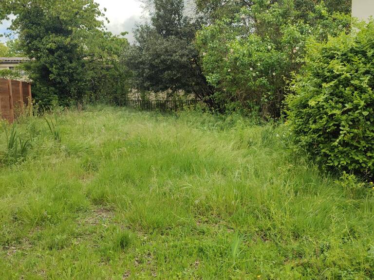 TERRAIN CONSTRUCTIBLE COTE PAVEE — photo 1