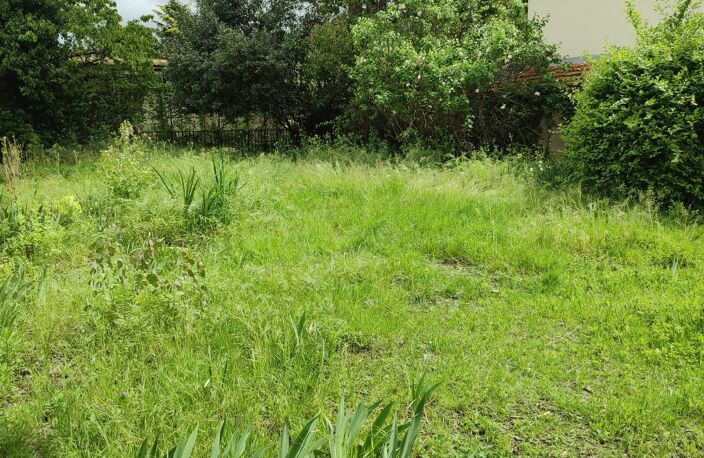 TERRAIN CONSTRUCTIBLE COTE PAVEE — photo 2