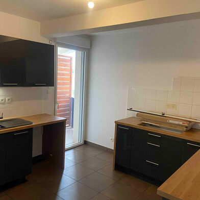 Appartement 5 pièces 940 €