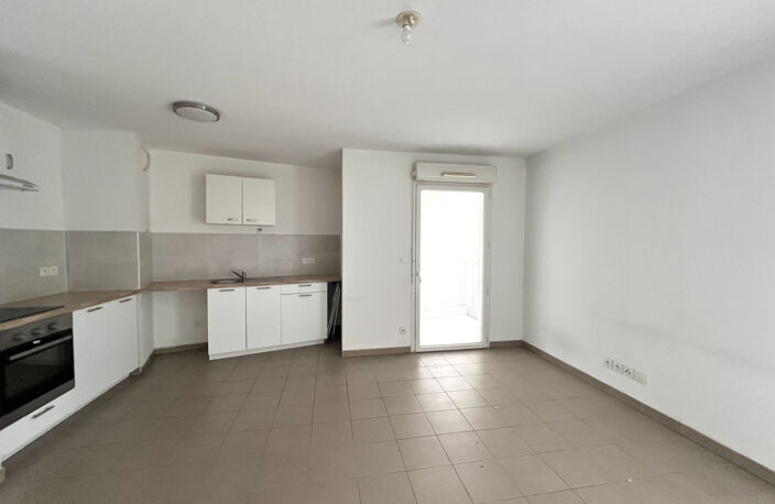 Marseille 3eme A vendre Appartement en étage, avec terrasse et Place de Parking — photo 3