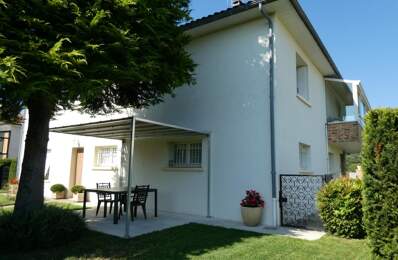 A vendre secteur LACAPELLE-MARIVAL 46120 maison de bourg 10 pièces 4 chambres avec grand jardin, garage et dépendance. — photo du bien
