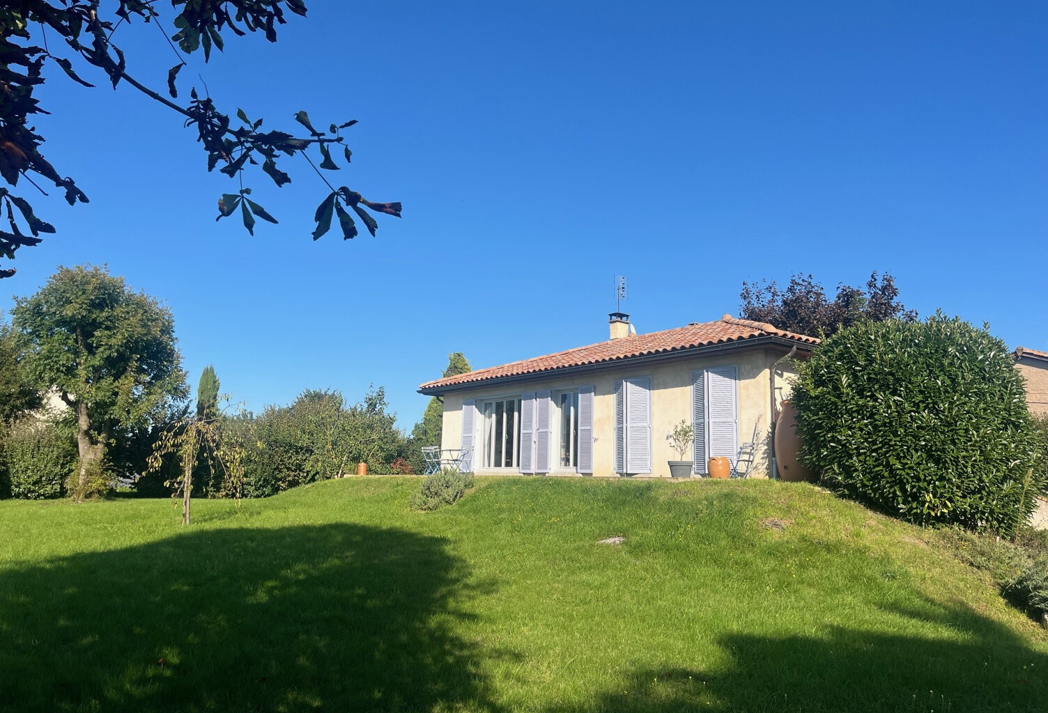 6698- SAINT GEORGES  DE RENEINS — photo 1