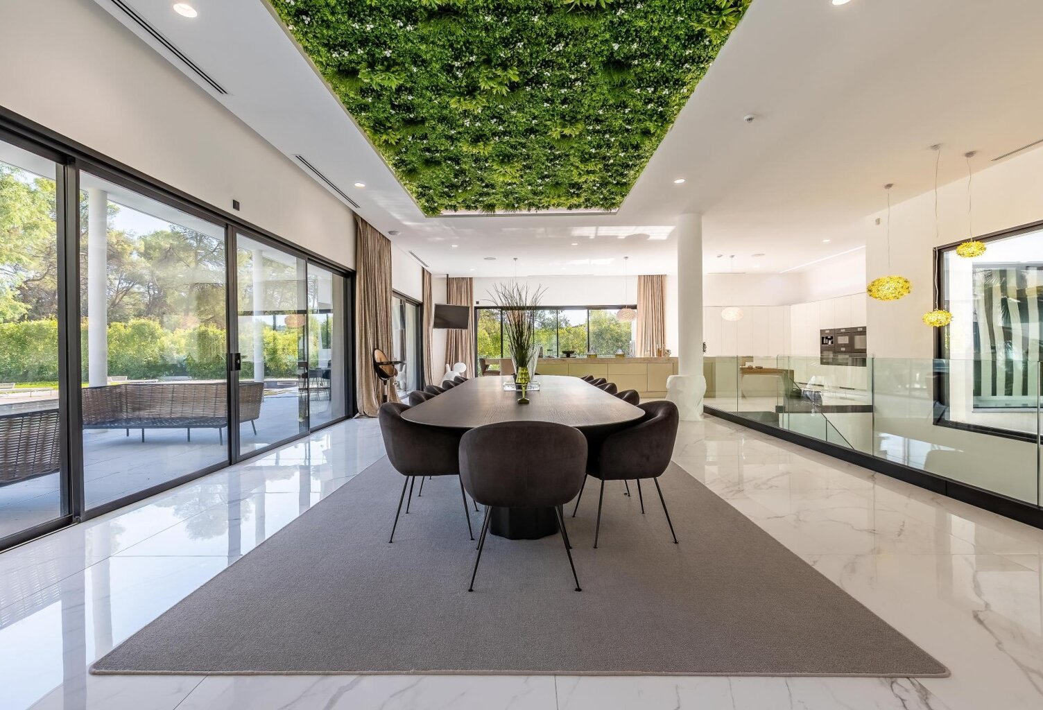 Somptueuse villa de plus de 1 300M² au nord de Montpellier — photo 1