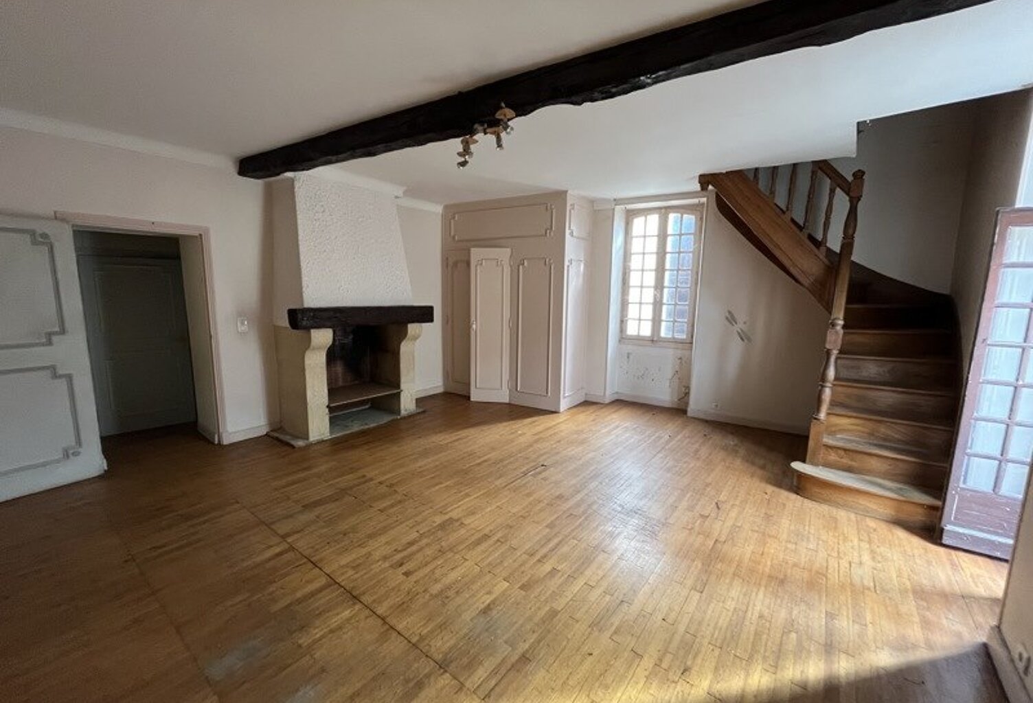 Maison de bourg de 7 pièces principales — photo 1