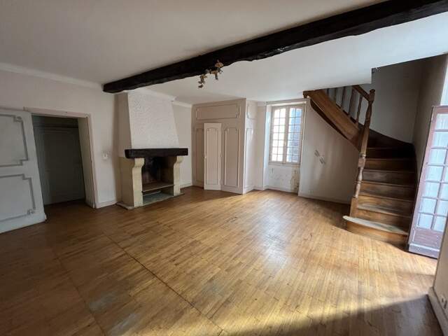 Maison de bourg de 7 pièces principales — photo du bien