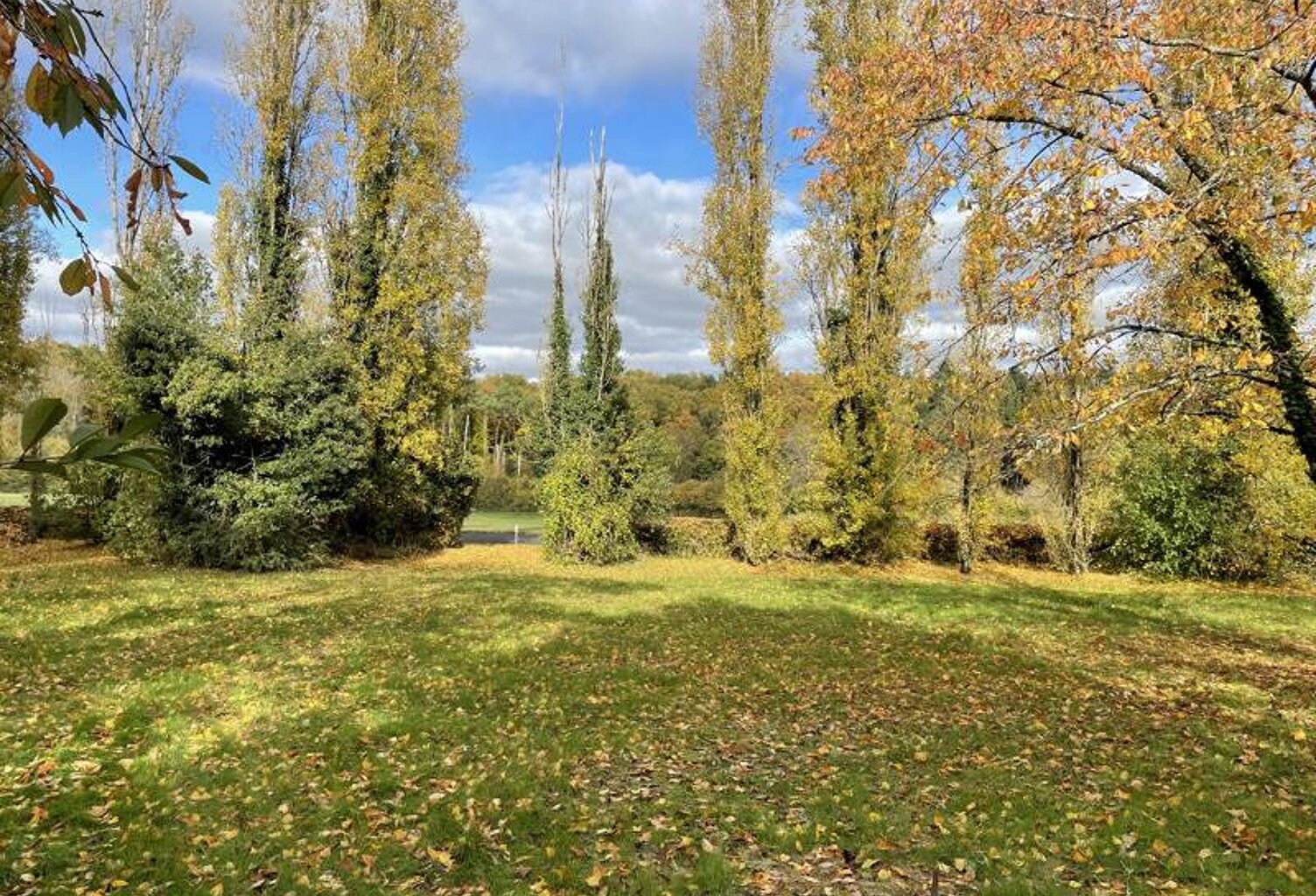 Terrain à bâtir de 0 pièces principales — photo 1