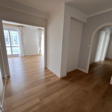 Appartement 4 pièces 356928 €