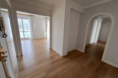 Appartement 4 pièces 330800 €