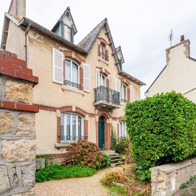 Maison 8 pièces 394875 €