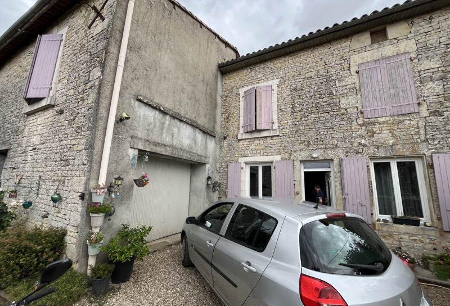 Maison en pierre de 4 pièces principales — photo 1