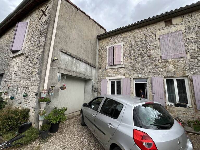 Maison en pierre de 4 pièces principales — photo 1