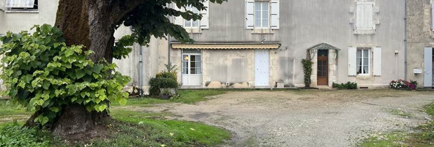 Maison 4 Pièces 88 m² à vendre à La Rochefoucauld-en-Angoumois (16110)
