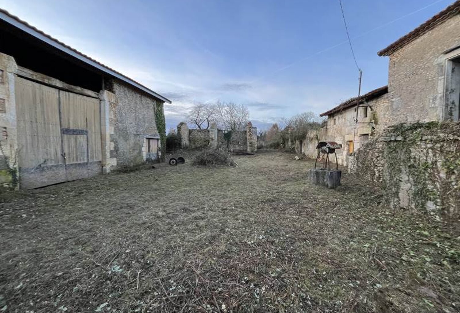 Corps de Ferme de 2 pièces principales — photo 1