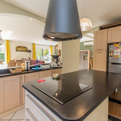 Maison 6 pièces 296520 €