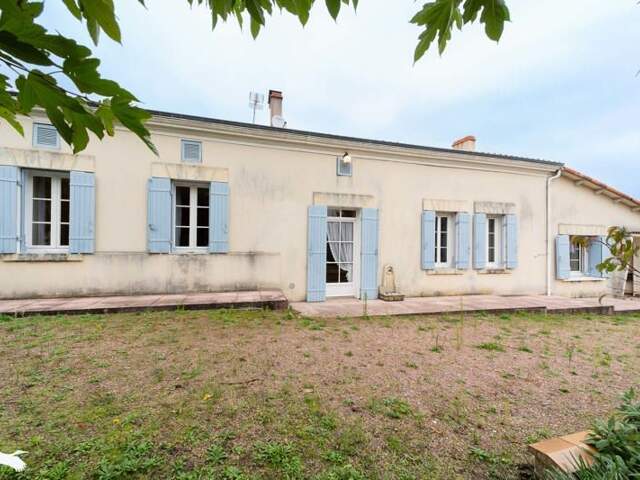 Maison 6 pièces 132 m² à Coux — photo du bien