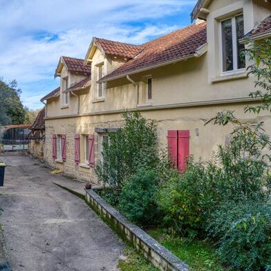 Maison 8 pièces 337920 €