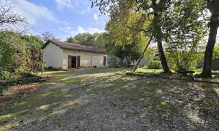 Terrain  2555 m² à vendre à Saint-Germain-de-Lusignan (17500)