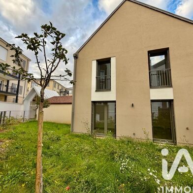 Maison 6 pièces 2490 €