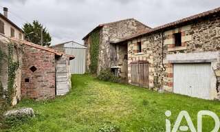 Garage  801 m² à vendre à Argenton-l'Église (79290)