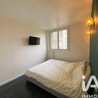 Appartement 4 pièces 860 €