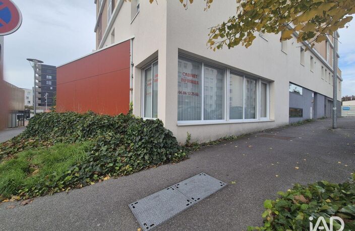 Vente Murs commerciaux 81 m&sup2; — photo 2