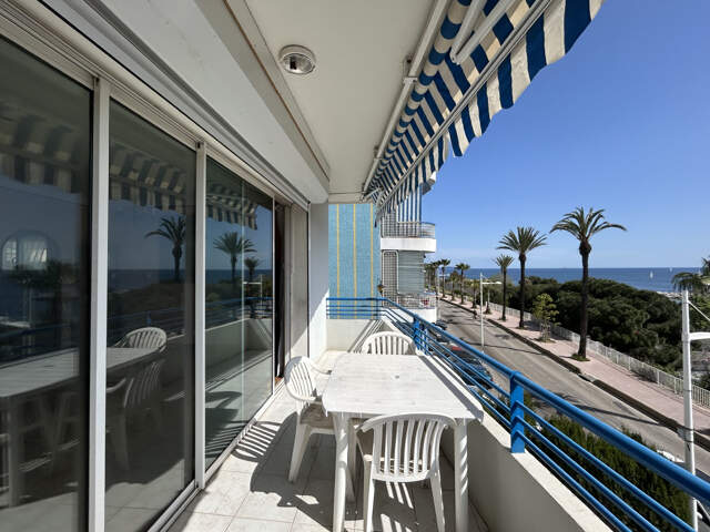 MOURILLON FRONT DE MER DERNIER ETAGE T4 90 m2 VUE MER + DOUB — photo du bien