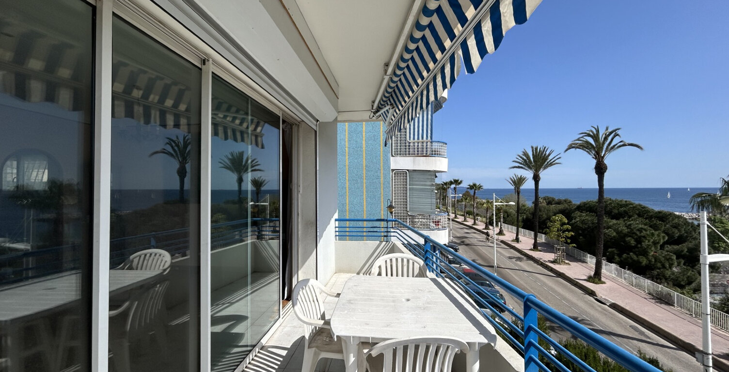 MOURILLON FRONT DE MER DERNIER ETAGE T4 90 m2 VUE MER + DOUB — photo 1