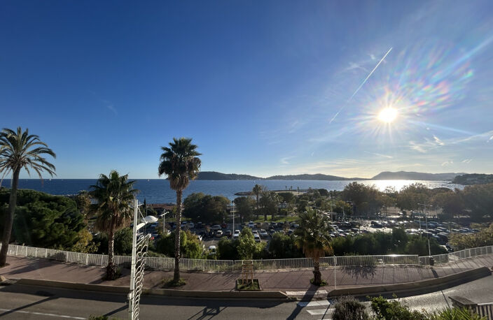 MOURILLON FRONT DE MER DERNIER ETAGE T4 90 m2 VUE MER + DOUB — photo 2