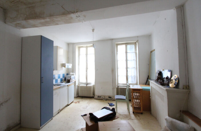 Immeuble de rapport à rénover Centre ville LA CHARITE SUR LO — photo 3