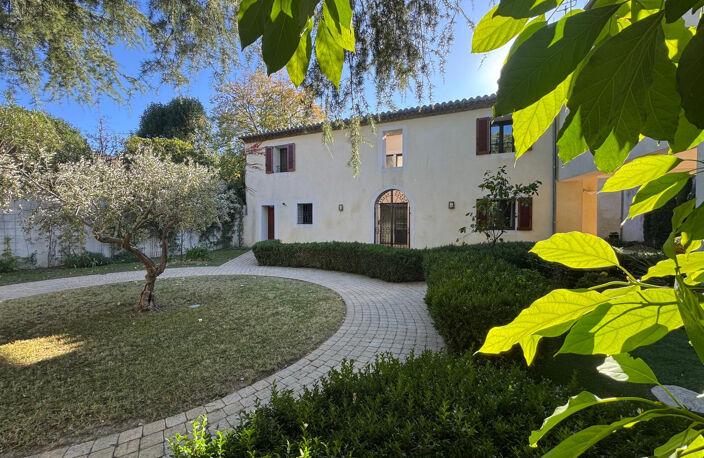 NIMES QUARTIER CARNOT Maison de ville 156m2 5 pièces avec ja — photo 2
