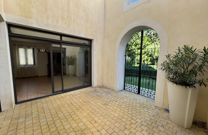 NIMES QUARTIER CARNOT Maison de ville 156m2 5 pièces avec ja — photo 5