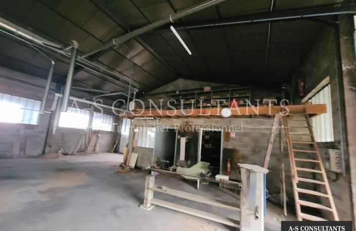LOCAL D'ACTIVITE A VENDRE — photo 3