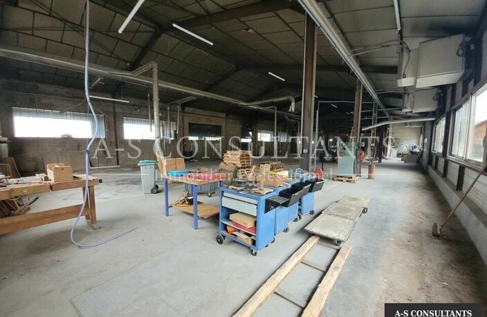 LOCAL D'ACTIVITE A VENDRE — photo 4