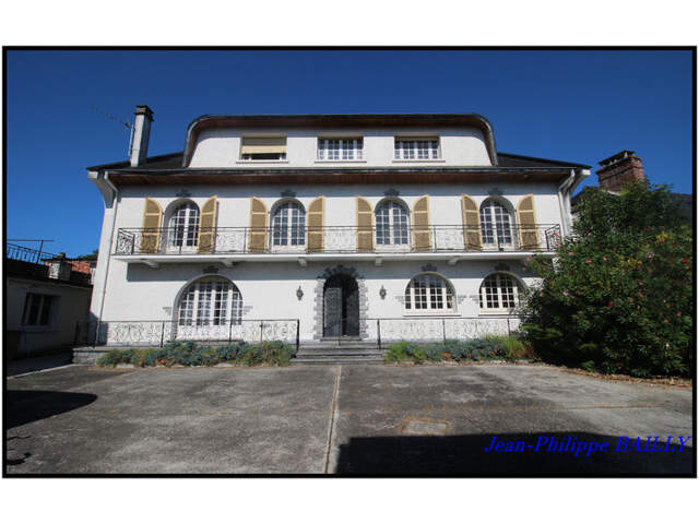 Maison de caractère, 370 m² habitables. BENEJACQ (64) — photo du bien