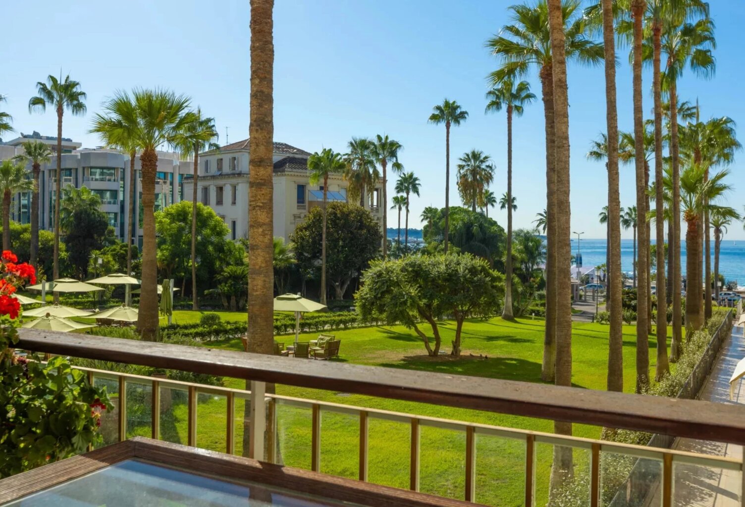 CANNES CROISETTE – GRAND HÔTEL — photo 1