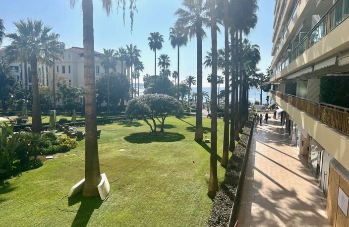 CANNES CROISETTE – GRAND HÔTEL — photo 2