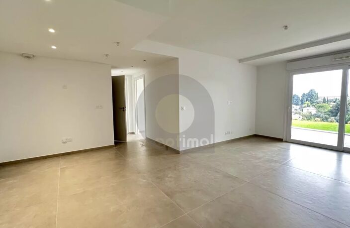 ROQUEBRUNE QUARTIER RESIDENTIEL DU HAMEAU: APPARTEMENT TROIS PIE — photo 2