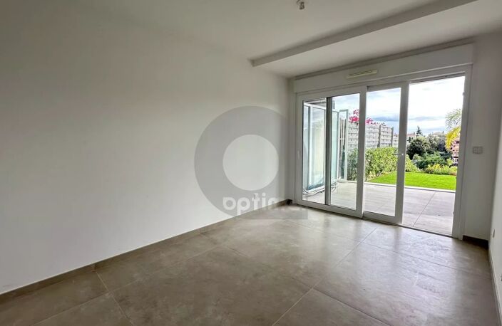 ROQUEBRUNE QUARTIER RESIDENTIEL DU HAMEAU: APPARTEMENT TROIS PIE — photo 3