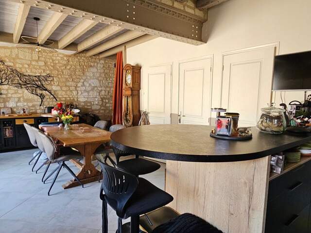Maison À Vendre, 9 pièces, 195 m2 — photo du bien
