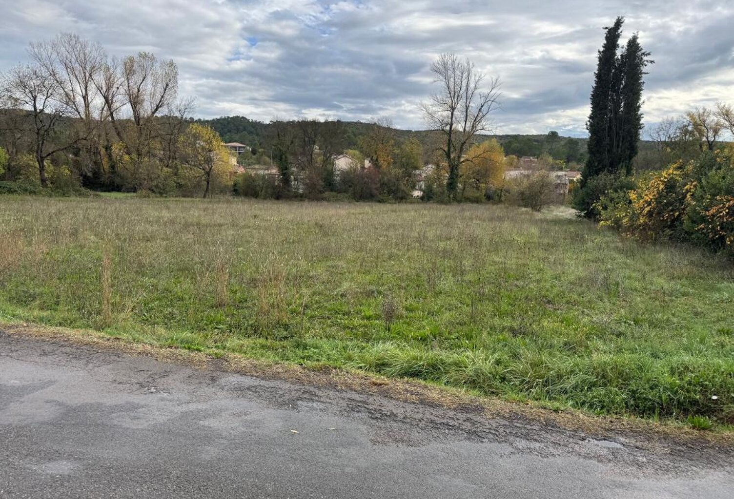 Beau terrain à bâtir aux portes d’Alès – cadre paisible et environnement privilégié — photo 1