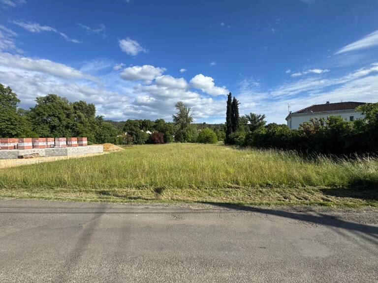Beau terrain à bâtir aux portes d’Alès – cadre paisible et environnement privilégié — photo 1