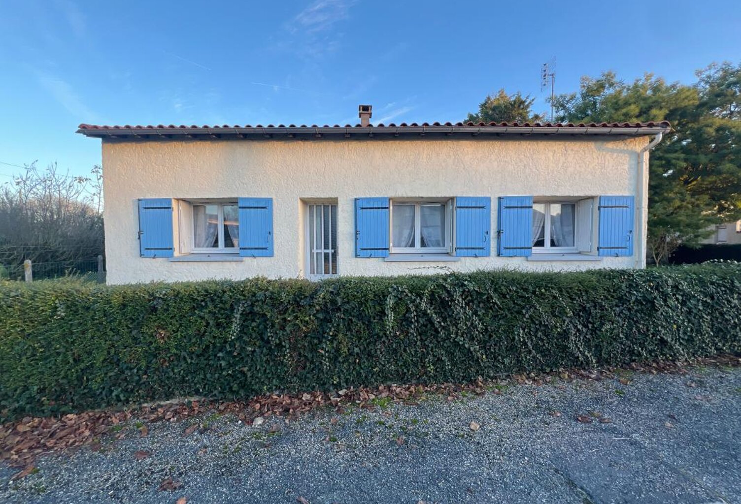 Maison 3 pièces BRIE SOUS MORTAGNE — photo 1