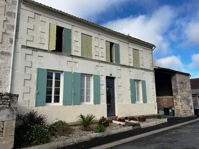 Maison Grézac 4 Pièces Centre Bourg 96M2 Fort potentiel — photo du bien