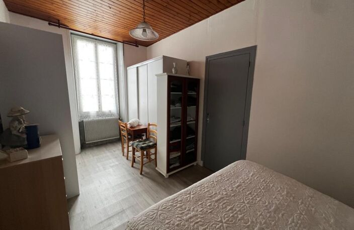 Maison Grézac 4 Pièces Centre Bourg 96M2 Fort potentiel — photo 4
