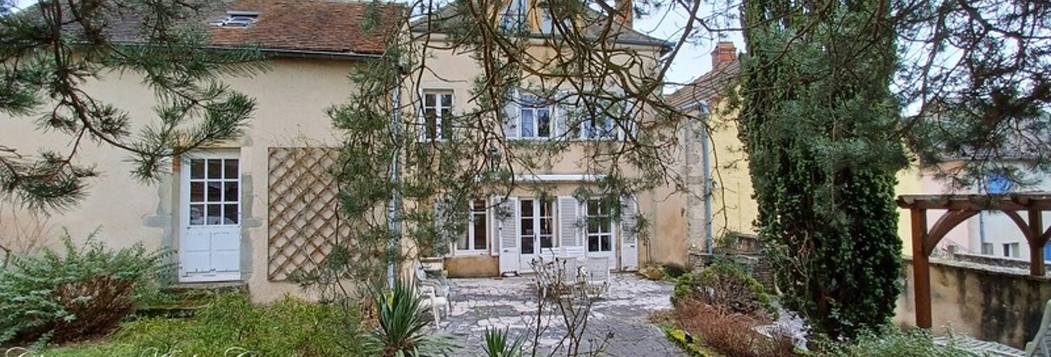 Maison 8 Pièces 183 m² à vendre à Saint-Bonnet-de-Joux (71220)