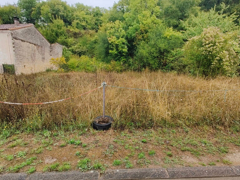 Terrain à vendre  VOUHARTE (16) — photo 1