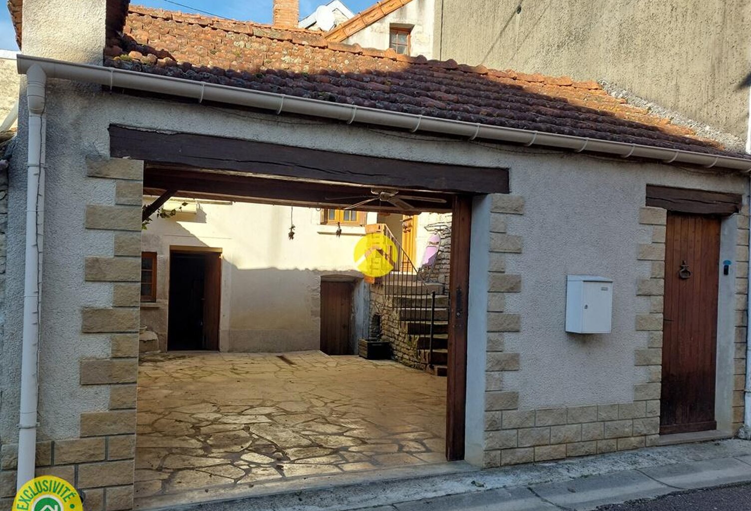 MAISON DE VILLAGE AVEC COUR — photo 1