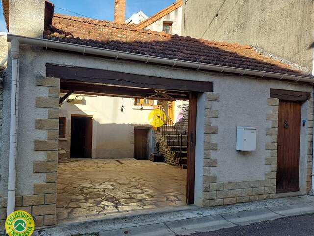 MAISON DE VILLAGE AVEC COUR — photo du bien